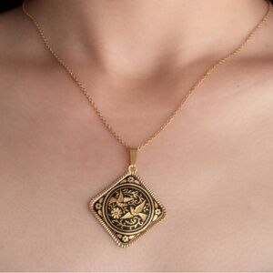 Necklace Elegant Gold and Black Pendant Necklace Spanish Demascus birds